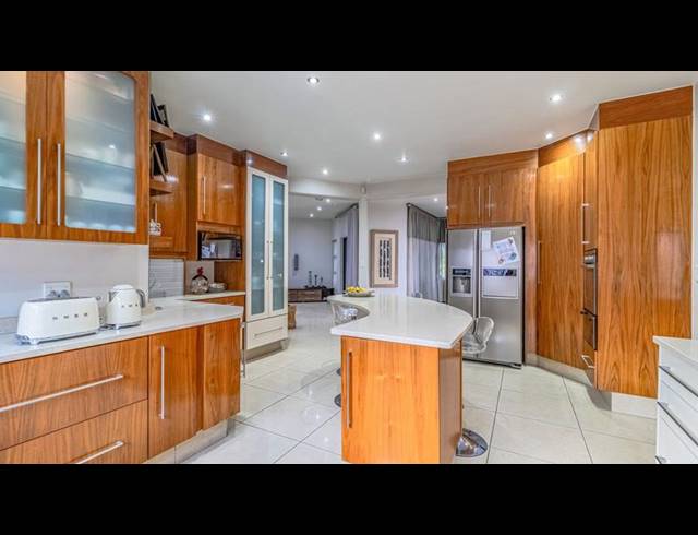 4 BEDROOM HOUSE FOR SALE IN DOWERGLEN EXT 5